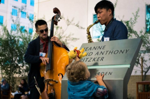 2 guys playing music in front of the UCLA medical center